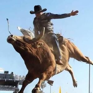 Meet your Posher, Jose